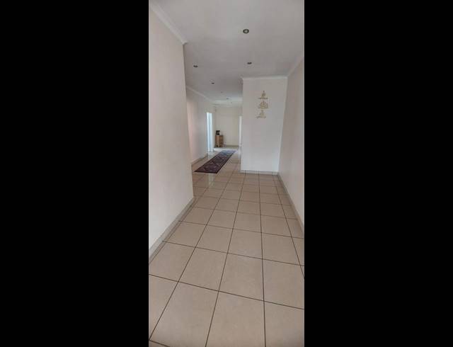 6 BEDROOM HOUSE FOR SALE IN LAUDIUM